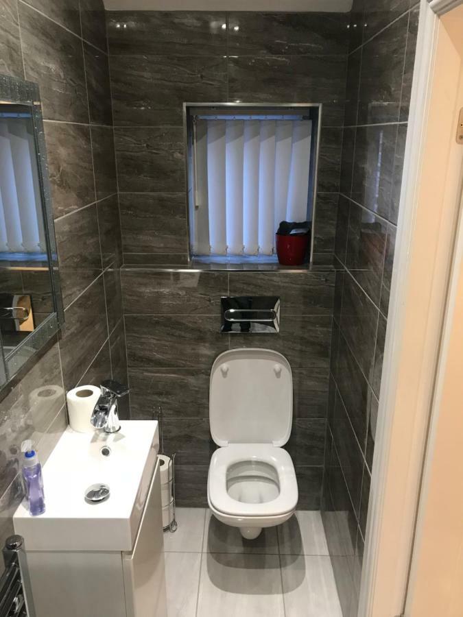 88 Anfield Road Bed & Breakfast Liverpool Bagian luar foto